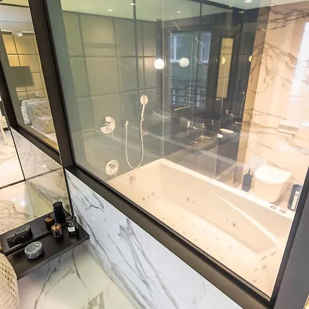 Daire Super-apartamenty Vip Jacuzzi Poznan