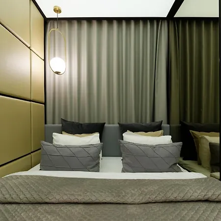 Super-apartamenty Vip Jacuzzi Apartment *