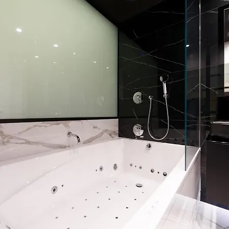 Super-apartamenty Vip Jacuzzi דירה *